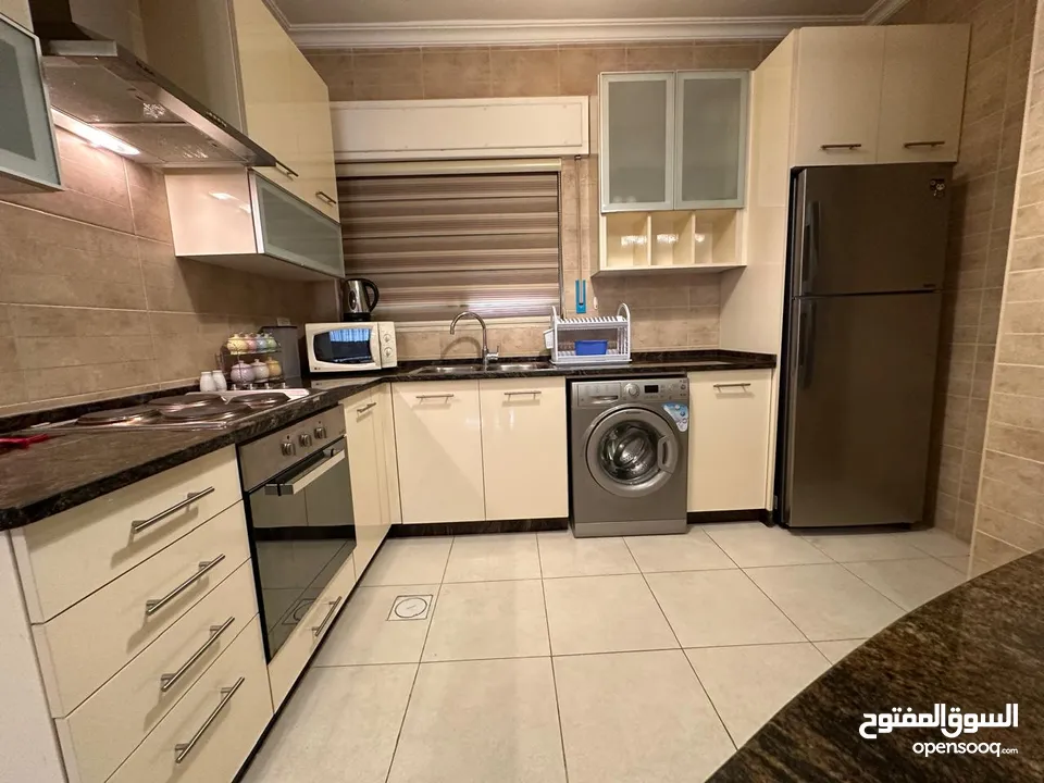 شقة مفروشة للايجار في الشميساني  ( Property 39042 ) سنوي فقط