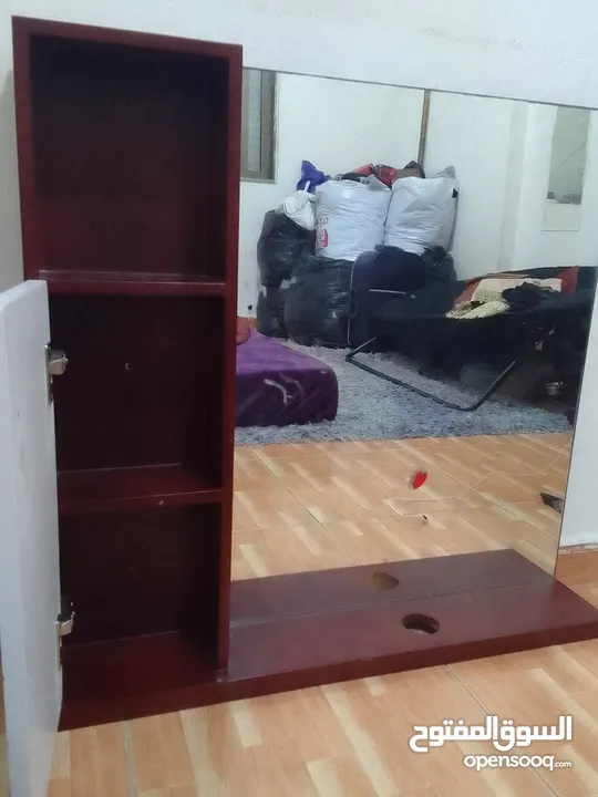 طاولات لغرفة الضيوف بحالة ممتازة