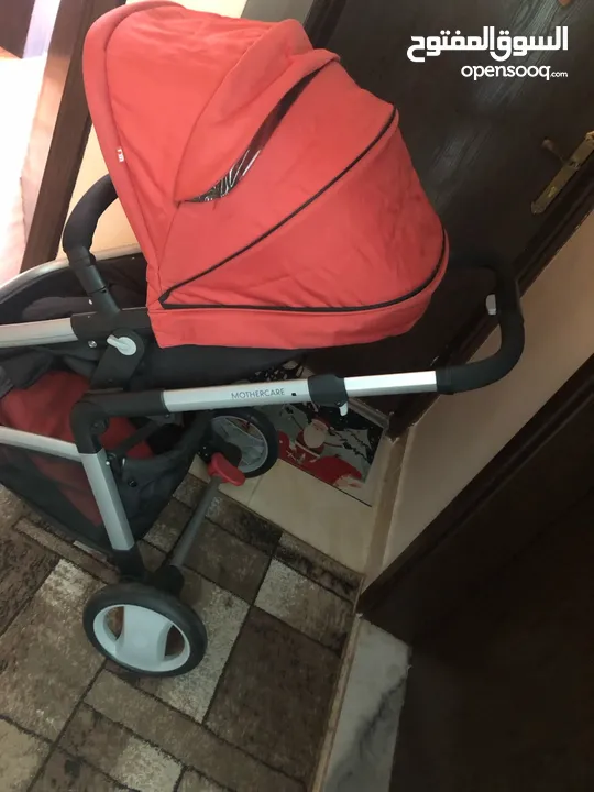 عرباية اطفال نوع  Mother care مع كار سيت و  معقم رضاعات