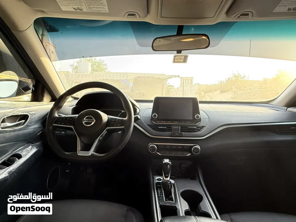 NISSAN ALTIMA 2019 (S) NEAT & CLEAN CAR JUST BUY AND DRIVE LESS KM DRIVEN