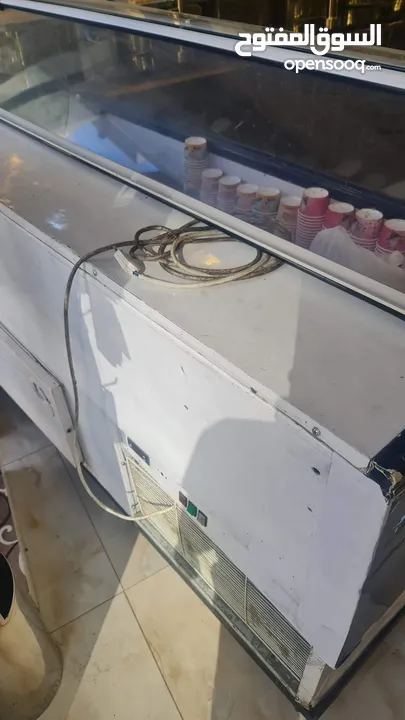 ثلاجة بوظة ايطالي
