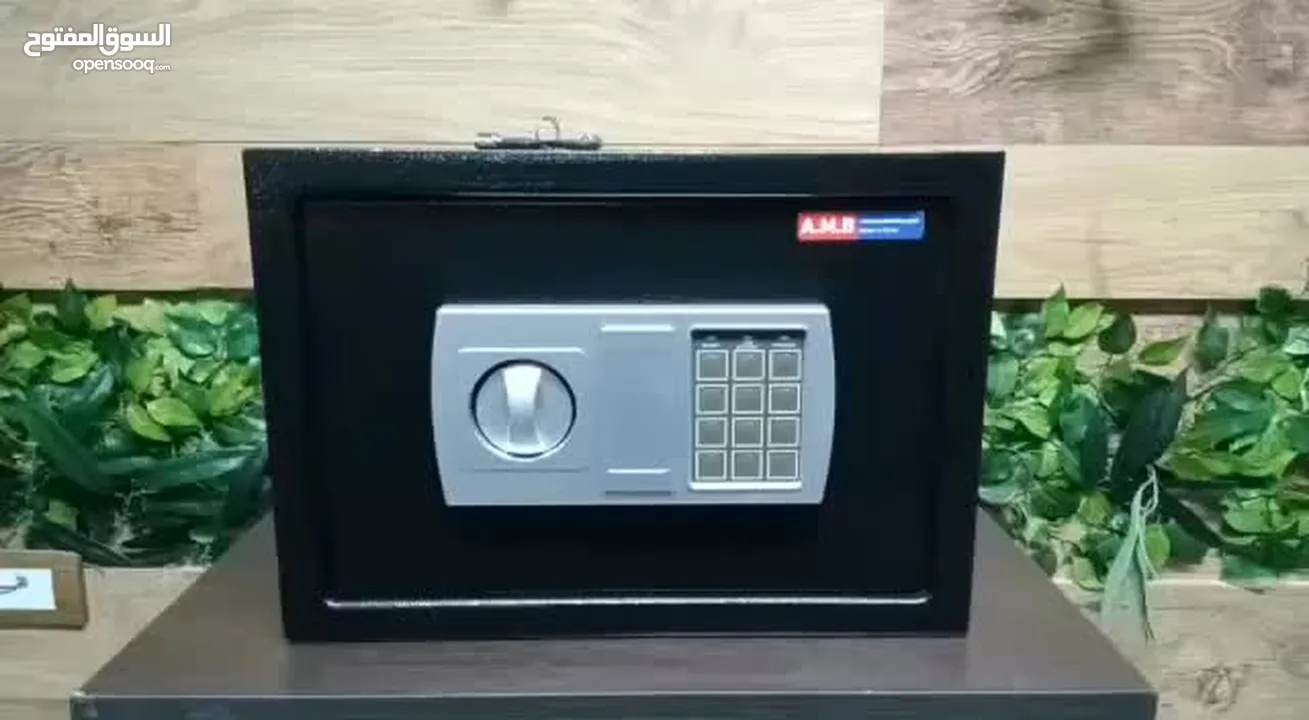 قاصات مكتبية للبيع في الأردن خزنات للشركات المكاتب خزنة أموال حجم كبير خزانة فنادق موديل RT 50 لون