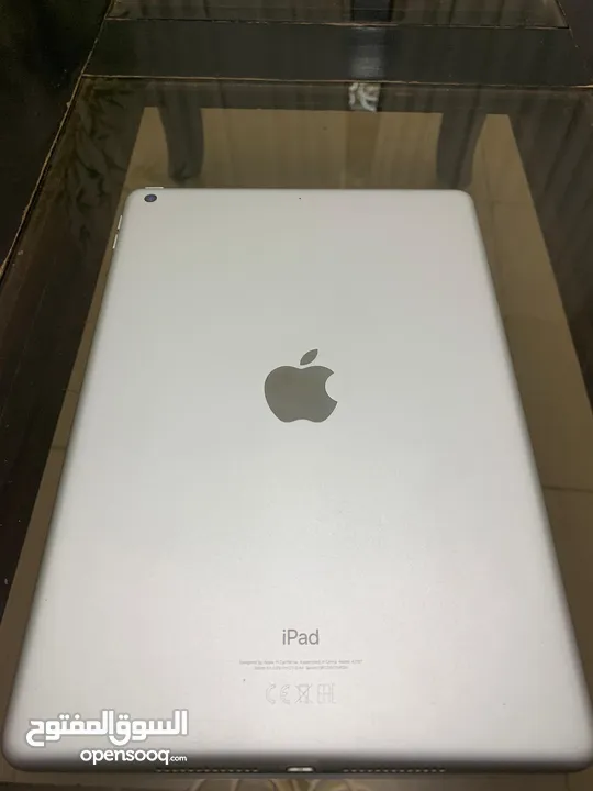 للبيع iPad جيل 7 – 32 GB فضي – حالة ممتازة