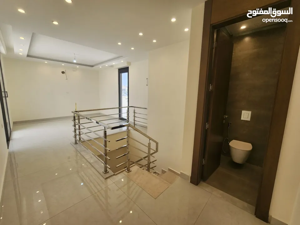 شقة فارغة للبيع بين الدوار الرابع و الخامس - ref: 14608