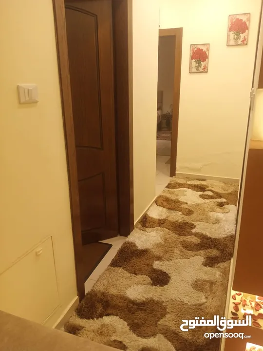 شقه للبيع طابق ارضي موقع مميز