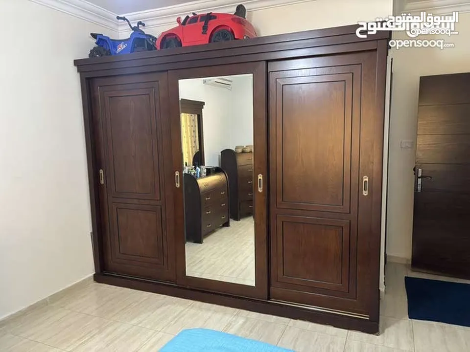 غرفة نوم مميزة للبيع بحالة الجديد بداعي السفر