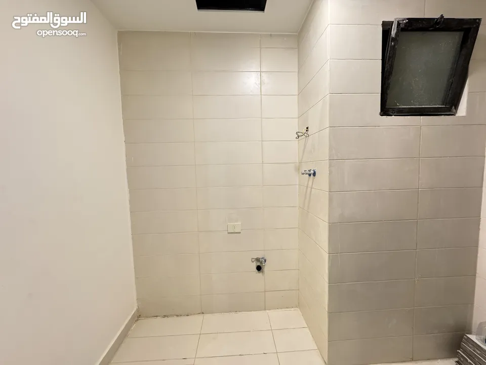 شقة مميزة للبيع طابق ثاني مساحة 230م بخلدا بتشطيبات مميزة (مشروع 115)