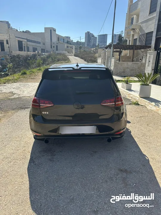 Golf gti MK7 يد أولى  عداد اصلي  لا يوجد فيها ضربات