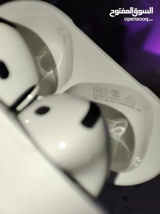 سماعة بتنسيك همومك اكتشف قوة الأداء مع سماعات AirPods 4.. الجيل الرابع والاحدث من سماعات ايربودز