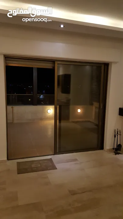 شقه مع روف مميزه للبيع