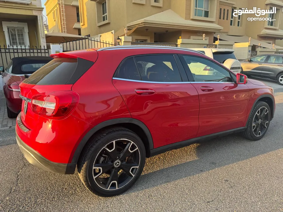 Mercedes Benz GLA 250  Full Options with Panoramic Sunroof