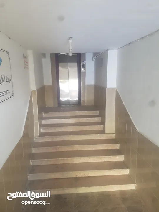 عمارة تجارية للبيع على ثلاثة شوارع