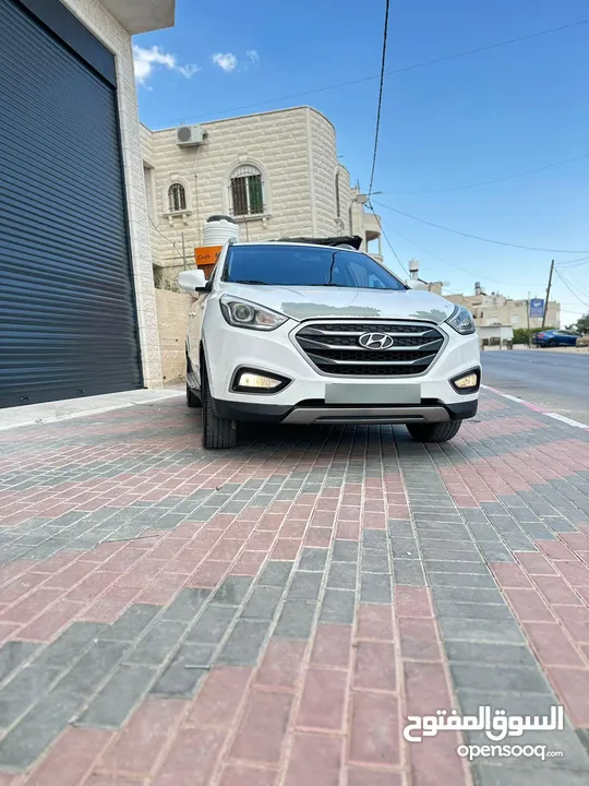 هونداي توسان 2014  مالك اول  فحص كامل  دهان الشركة  ممشى 100 الف غرفة وكالة