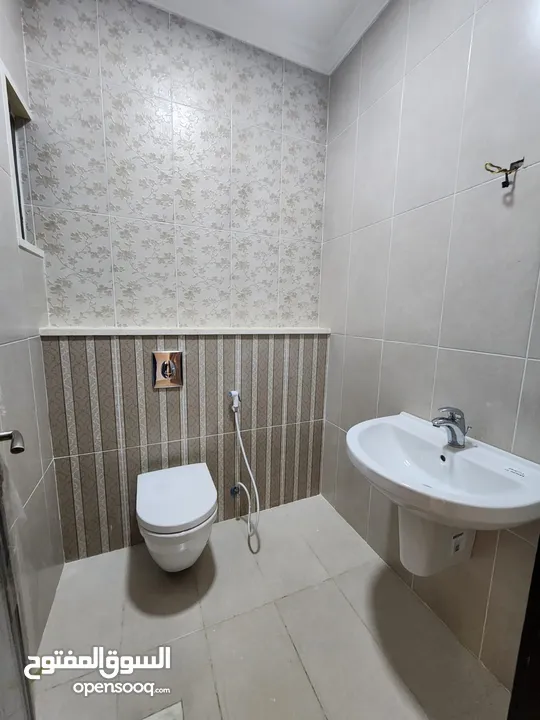 شقة فارغة للبيع في منطقة الجبيهة - REF: 14630