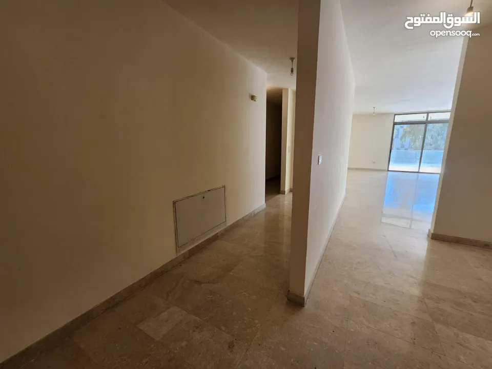 شقة فارغة للبيع في منطقة الدوار الرابع ( عدد 2 ) ref : 14339
