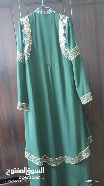 فستان سهره لون بيج و عدد 2قفاطين