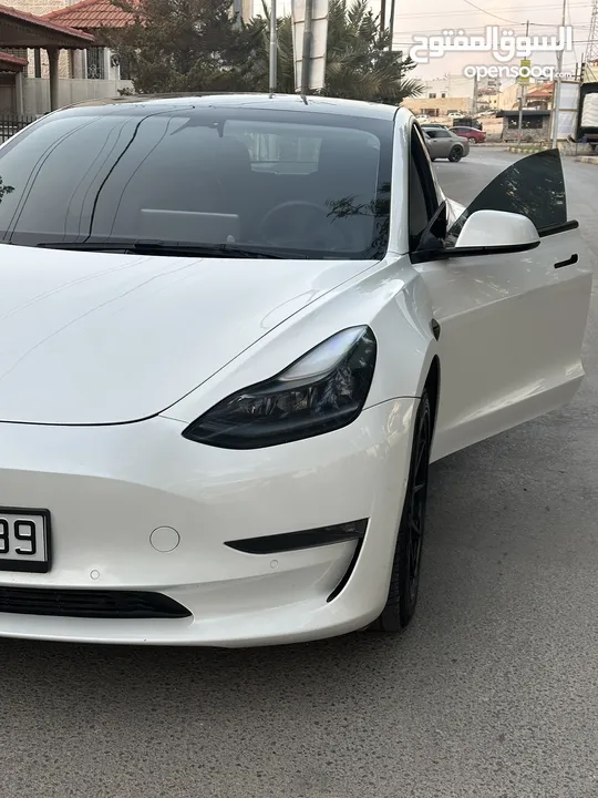 تسلا موديل 3 لون أبيض لؤلؤي 2022 Tesla model 3 . 2022