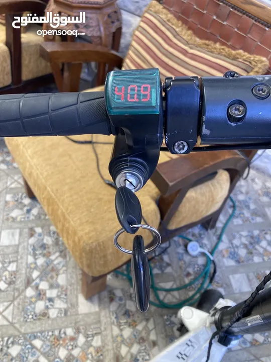 سكوتر لايم. 42 فولت  كمبيوتر 350w فحمات +سلوك  جديد مع مفتحين مع الشاحن