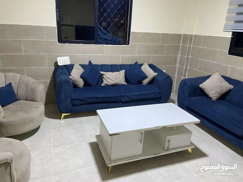 طقم كنب للبيع بداعي السفر