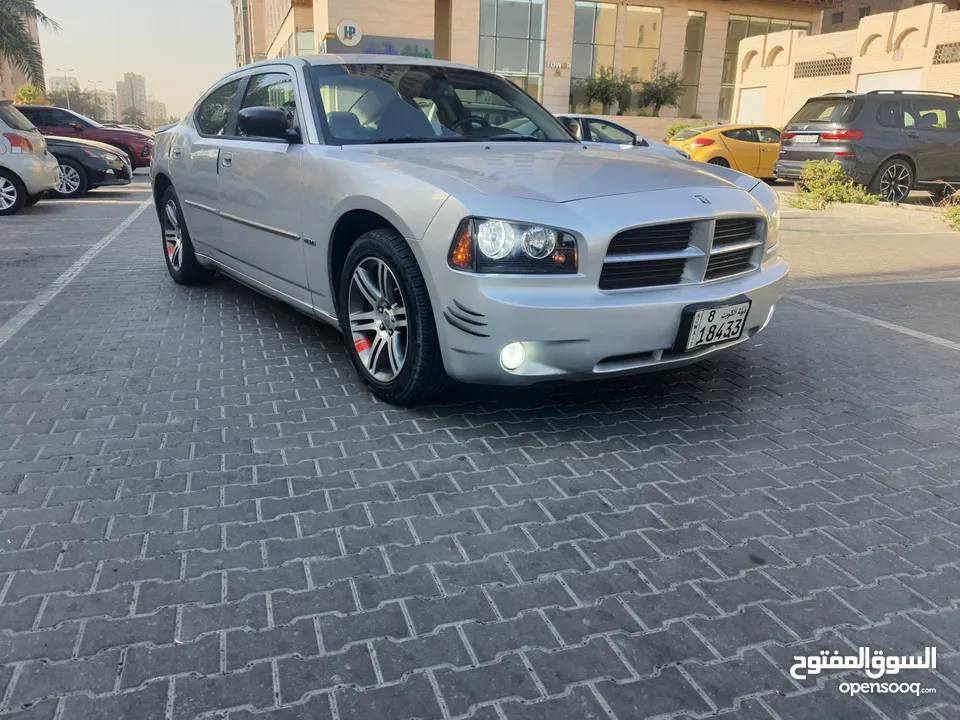 تشارجر ممتازة 2010 RT ب 850 دينار