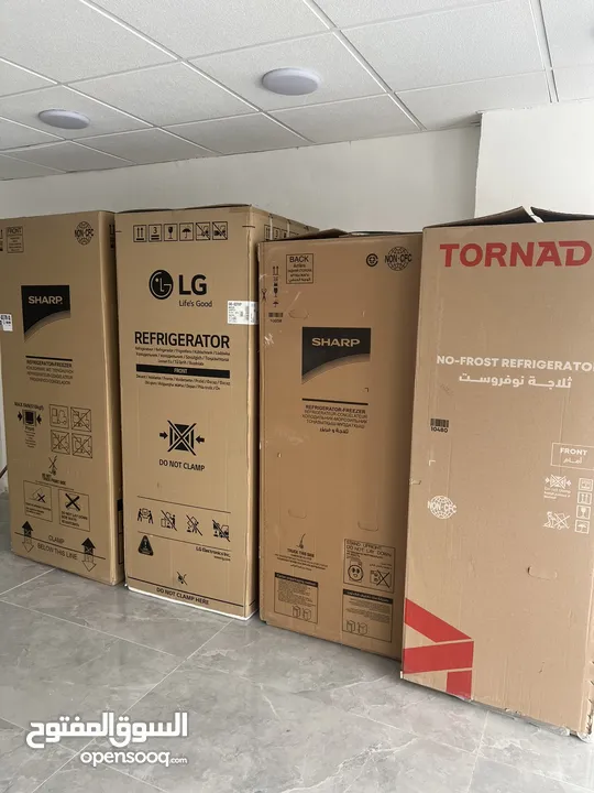 ثلاجه شارب لون اسود مميز 450 ليتر بسعر حرق