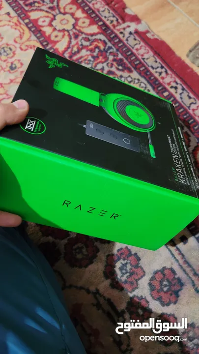 سماعات اليوتييوبر المشاهير المحيطية الغنية عن التعريف الhyper x cloud ll و الRazer