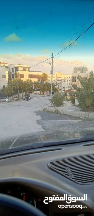 أرض مميزه على طريق المطار