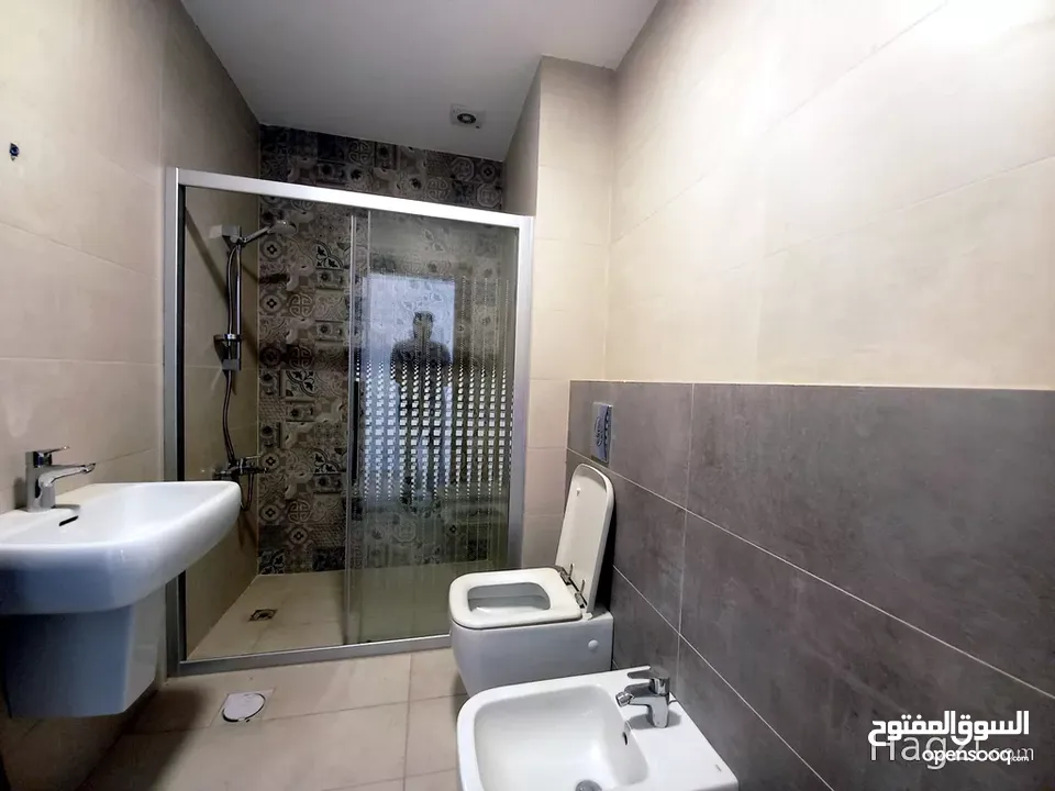 شقة غير مفروشة للبيع في عبدون  ( Property ID : 33650 )