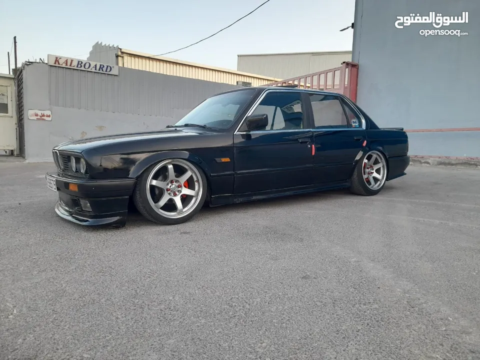 بي ام دبليو BMW E30  320  بوز نمر موديل 1986 محدثة 1990