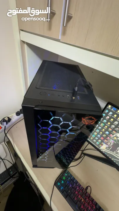 جهاز كمبيوتر قوي وممتاز لجميع الاستخدامات وبالذات للقيمنق وجميع الاستخدامات