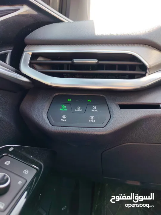 VOLKSWAGEN ID.4 CROZZ PRO   مع فتحه بانورما متحركة عداد 9k فقط