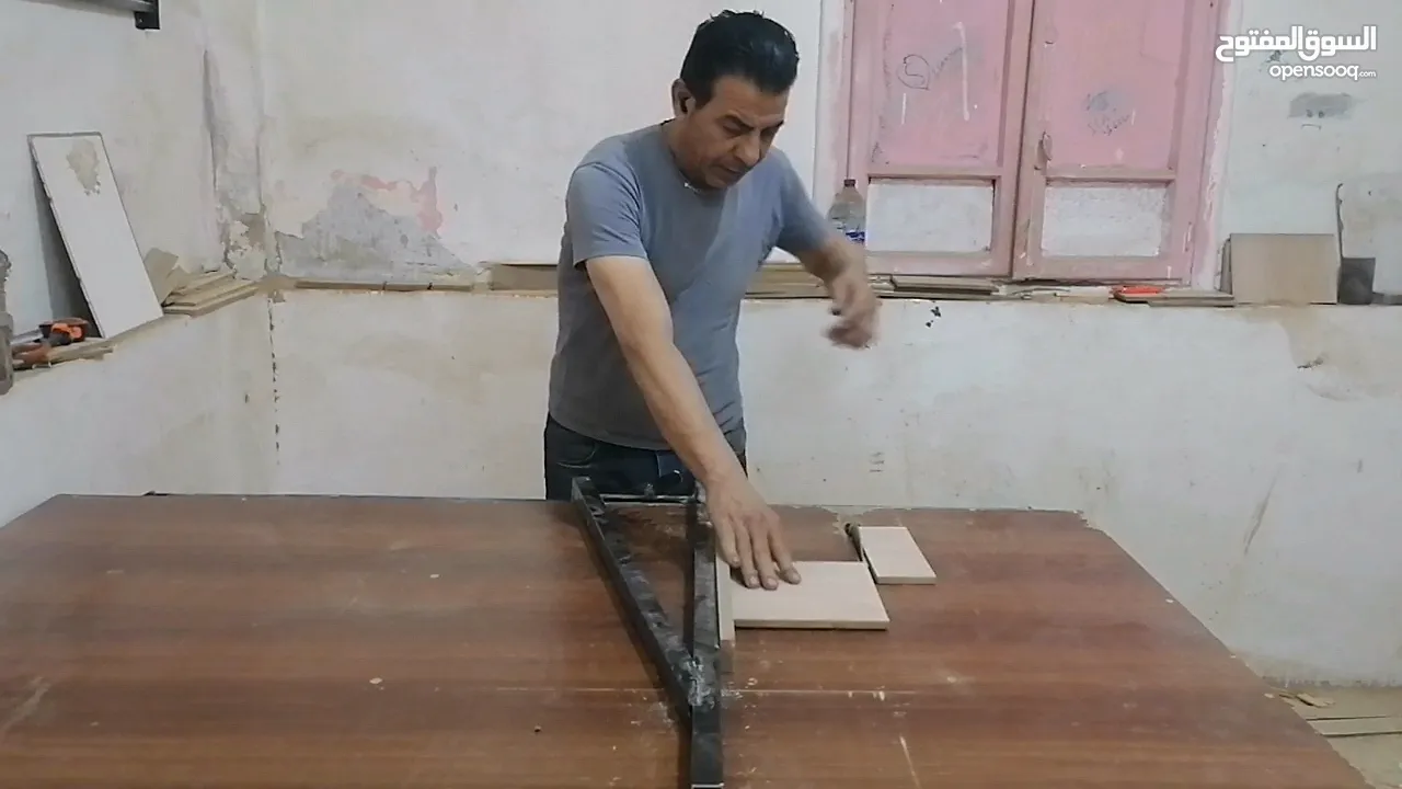 مشرحه خشب استعمل  خفيف  للبيع شغاله ميه بالميه