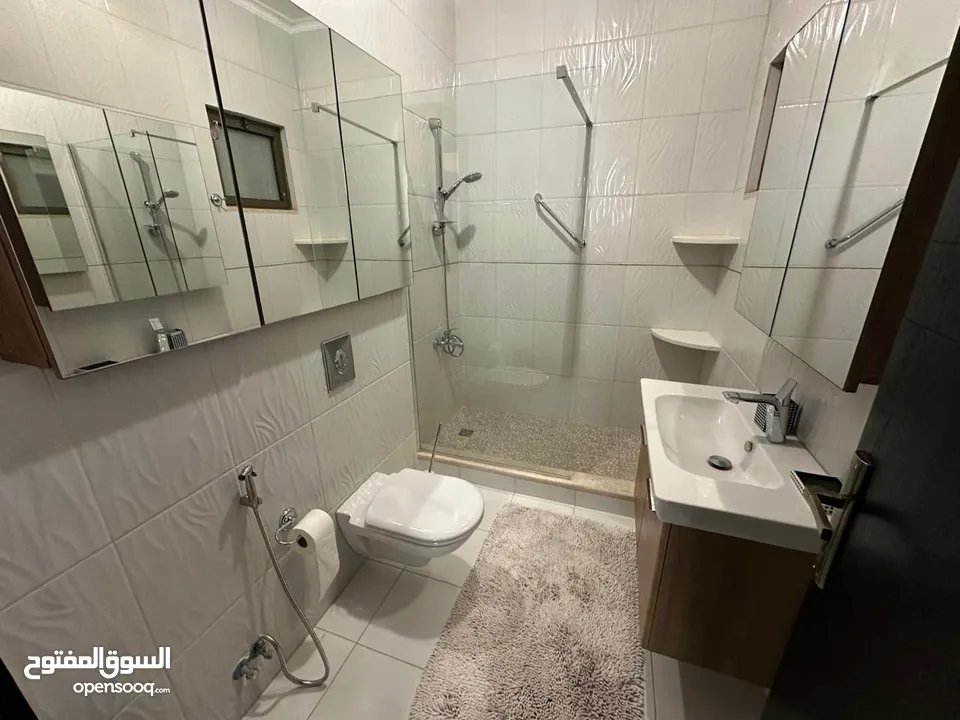 شقه مفروشه للايجار في طريق المطار ( Property 40592 )-175037760