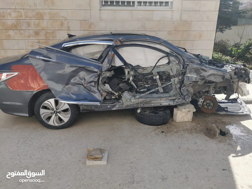 نشتري جميع السيارات والبكمات الحديثه الحديثه المضروبه ولقالبه على ضربتها