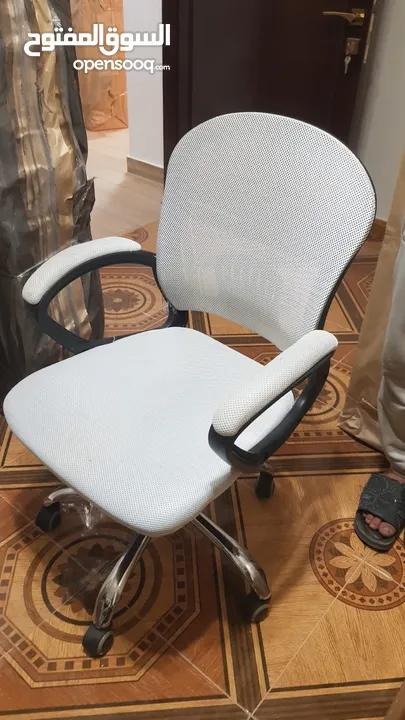 عفش محل للبيع مع متفرقات