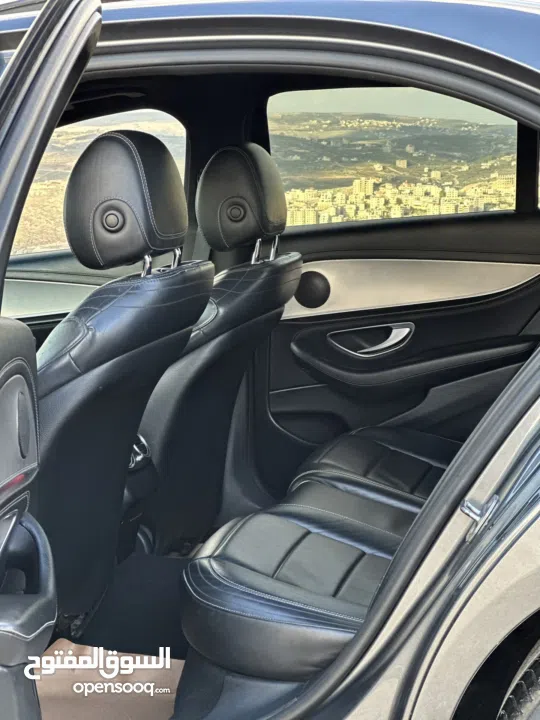 E220d ᄉ Mercedes-Benz