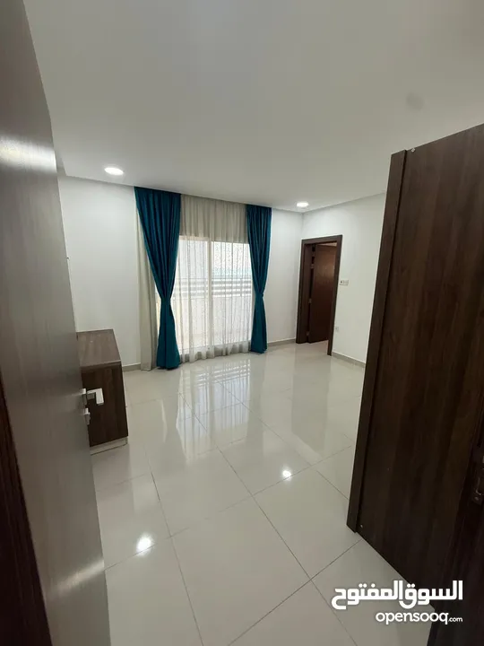 شقة سكنية للبيع اطلالة بحرية خلابة + موقع ممتاز جدا بالحد الجديدة (للبحرينيين + الخليجيين فقط)