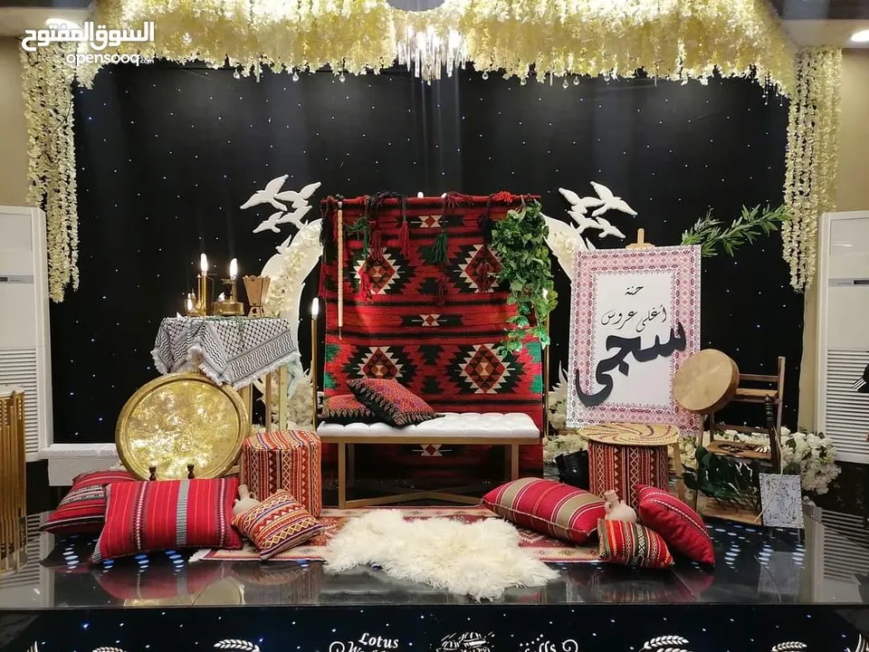 كوشات مميزة تنسيقات ورد فاخرة