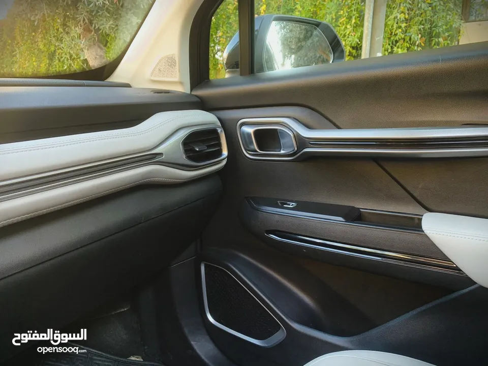 جيلي اوكافنجو 7 ركاب موديل 2022 وارد وكفالة الوكيل بدفعة اولى 20% فقط عالهوية