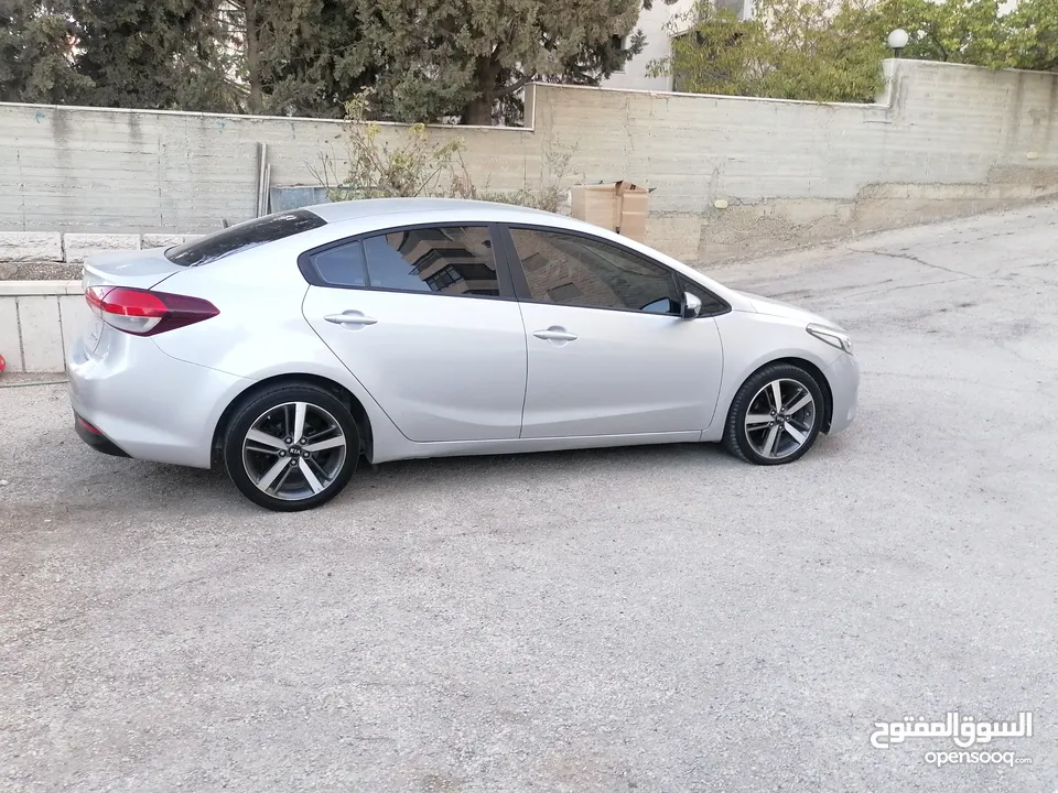 كيا K3 /ماتور 1600 / فحص نخب /اتوماتيك / سولار / اقتصاديه جدا غنيه عن التعريف