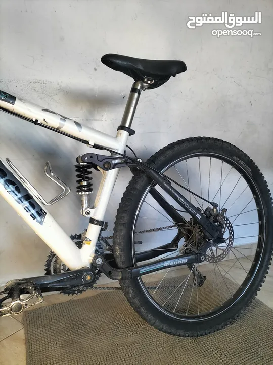 بسكليت من نوع Bianchi caal 8400