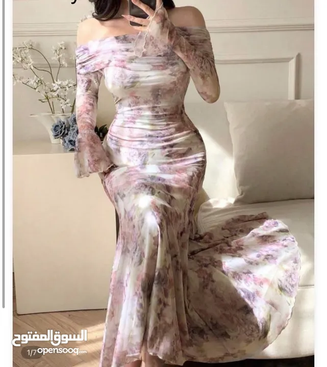 فستان off shoulder طويل بنقشة الورد ، لايكرا بارد قماشة بتجنن وعليه خصم خرافي