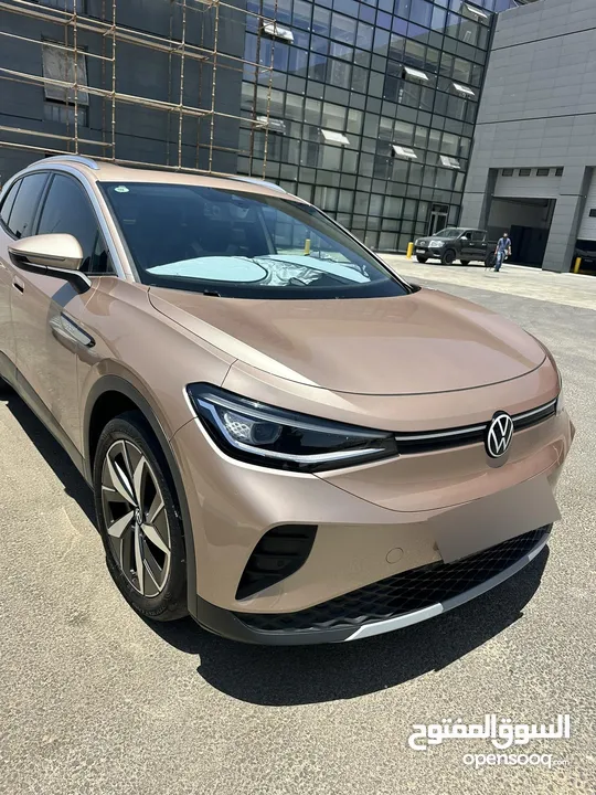 للبيع فولكس فاجن اي دي فور بيور بلص موديل 2021 لون ذهبي  VW ID4 crozz pure+ 2021 Gold color