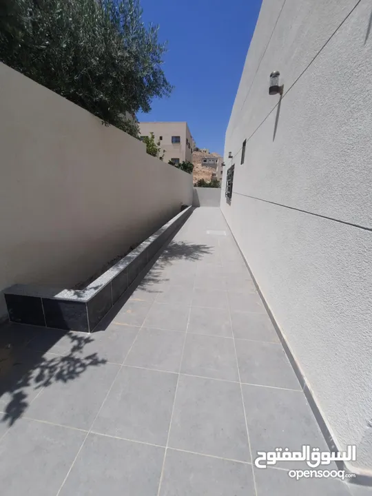 شبه فيلا في ارقى مناطق شومر