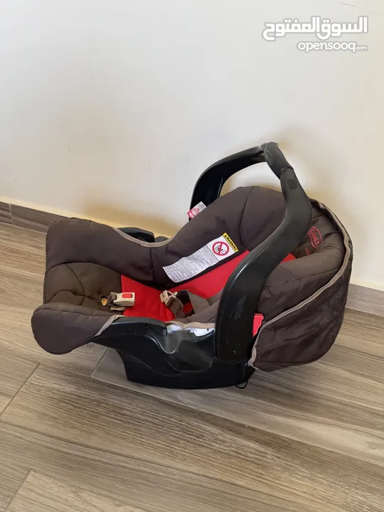 مقعد سيارة نوع graco