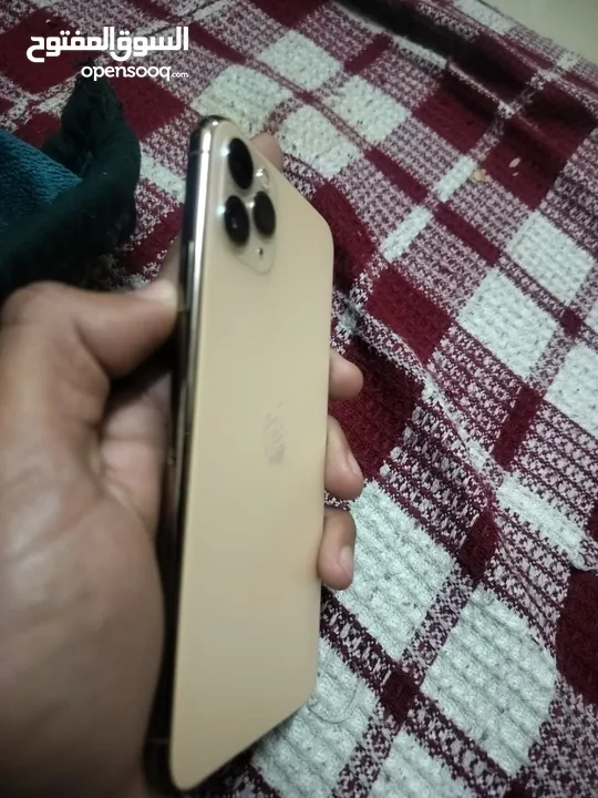 iPhone 11 Pro Max 256 GB water pack