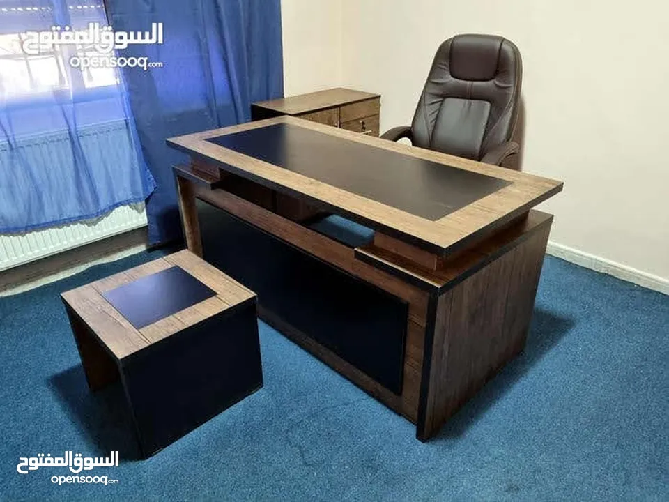 اثاث مكتبي مكتب مدير بعدة الوان بسعر خيالي مع جانبية بادراج وطاولة والتوصيل مجاني مكاتب ادارية