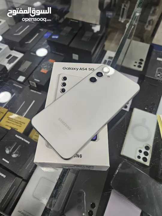 سامسونج A54 5G بحالة الوكالة بسعر مميز