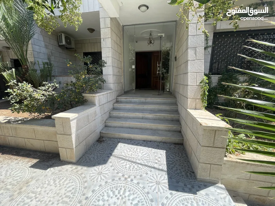 Semi attached villa for rent in Swefiyeh ( Property 37798 )-174804876