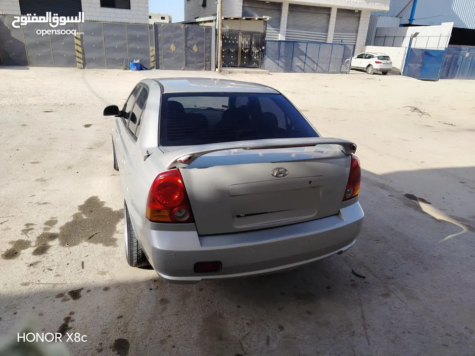 هيونداي فيرنا 2002 مع جنط مغنيسيوم
